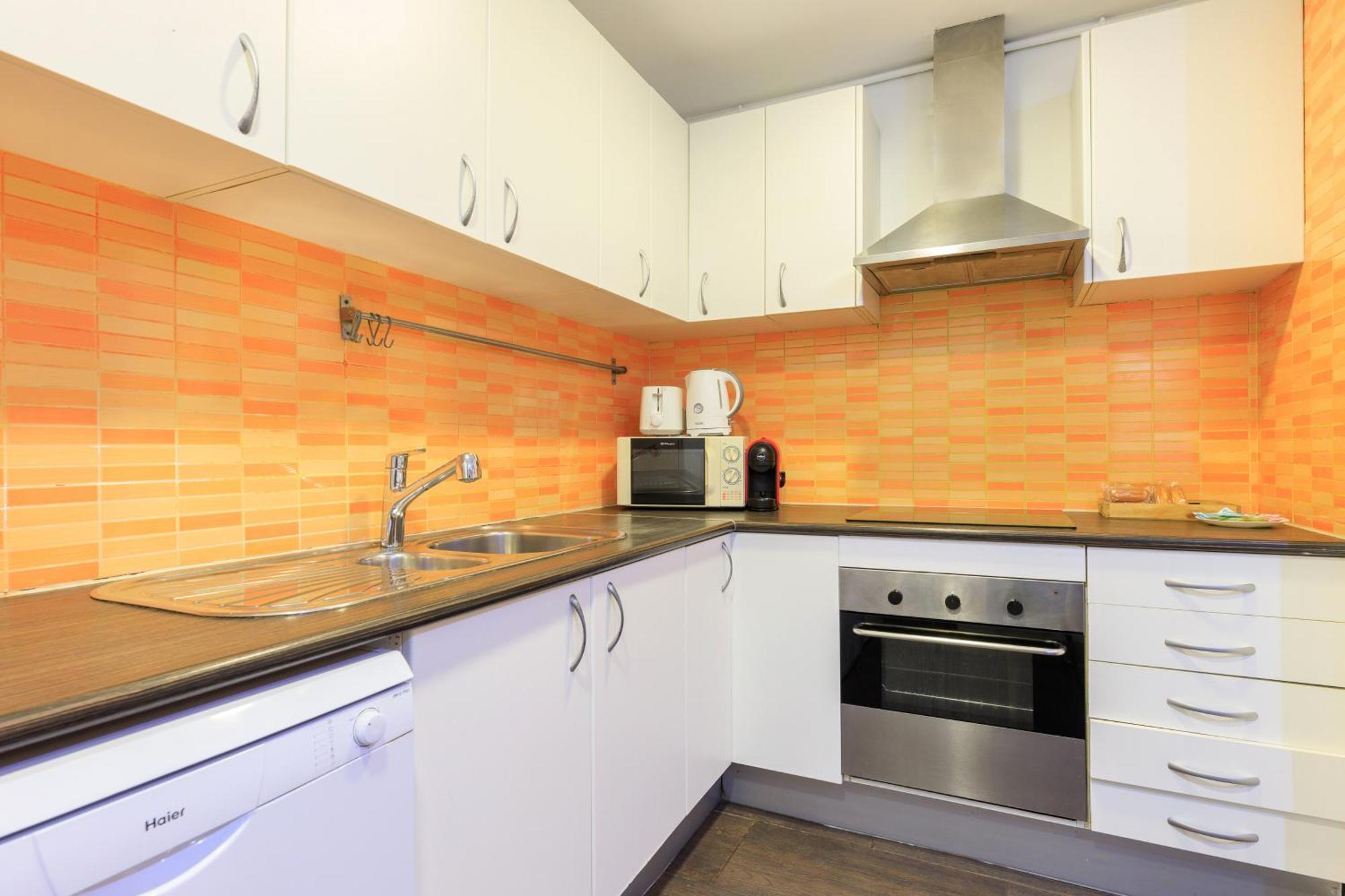 ברצלונה Housalia Corsega - Apartment 3 Bedrooms Next To Sagrada Familia מראה חיצוני תמונה